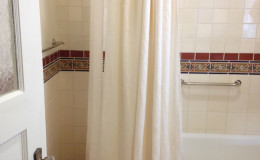 02-bathroom-talavera-bath-more-door-interior-design-berkeley-scandone-600×800